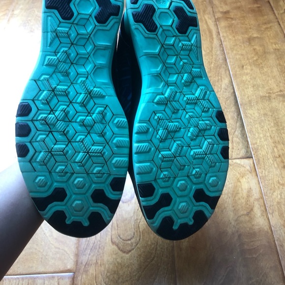 Nike Sneakers - Picture 3 of 5